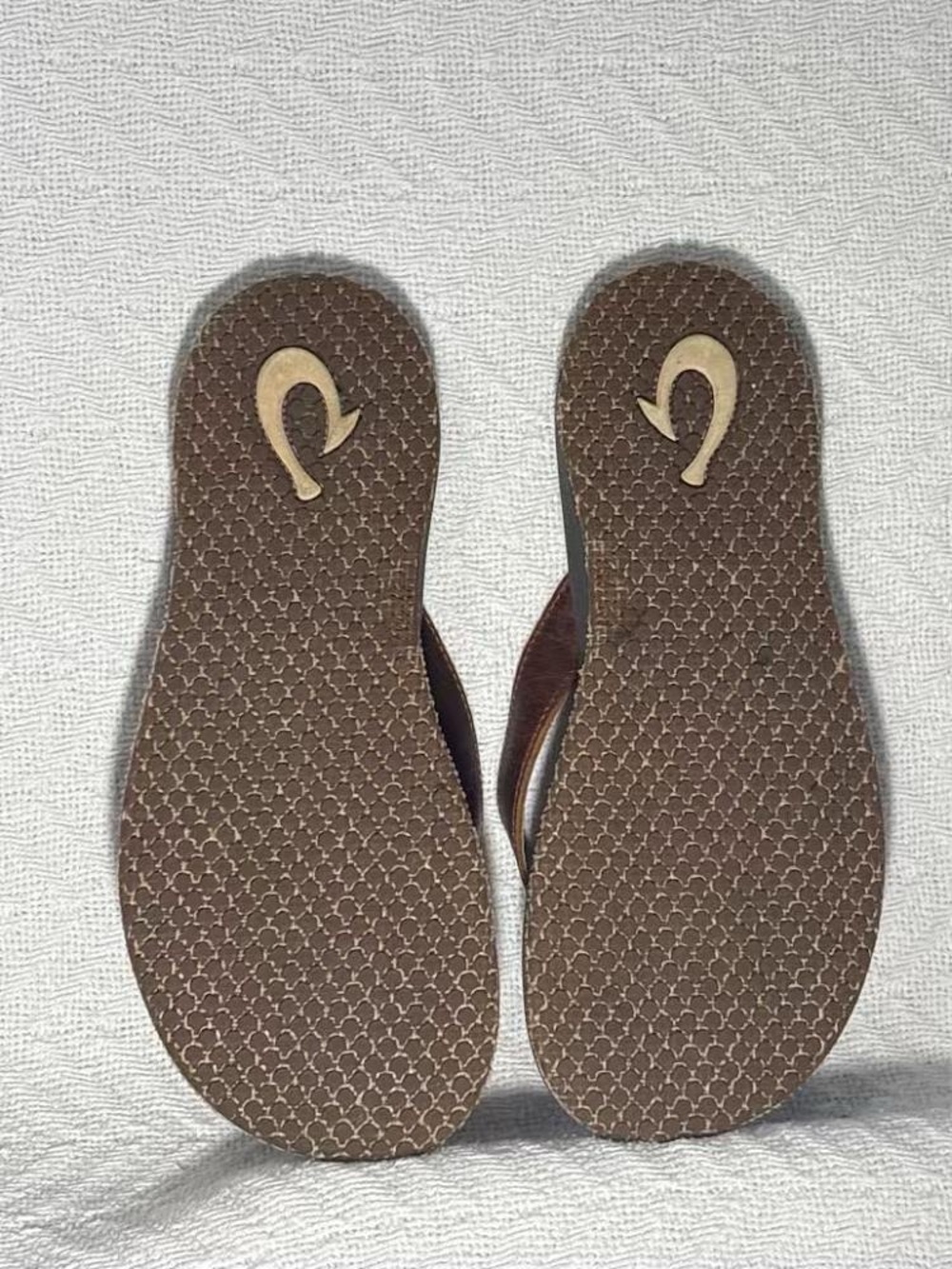 OluKai Paniolo Women Size 6 Leather Beach Sandals Flip Flops Western Embroidery - Picture 8 of 11